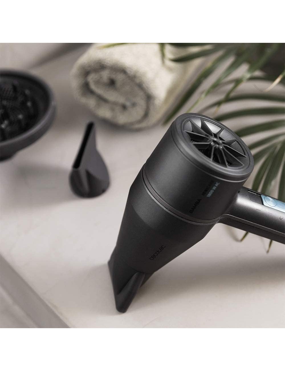 Cecotec Secador de pelo Ionico Bamba IoniCare 5500 PowerStyle, de diseño  con motor AC, de gran caudal de aire, con iones reales